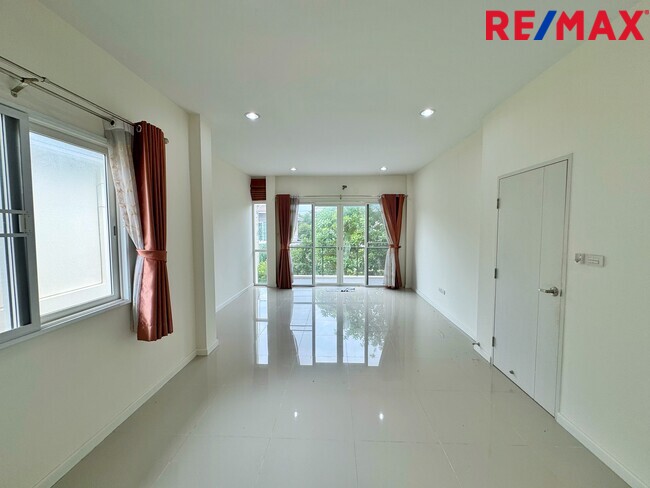 ขายบ้านเดี่ยว ซื่อตรงโคซี่ บางบัวทอง–340 (เฟส 5) แบบ Merit | 60 ตร.วา | ทำเลบางบัวทอง นนทบุรี