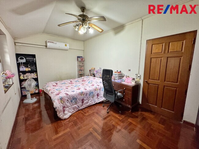 ขายบ้านเดี่ยว วิภาวดีรังสิต 64 – แจ้งวัฒนะ 1 | 129 ตร.วา | 300 ตร.ม. | 5 ห้องนอน 5 ห้องน้ำ | ราคาพิเศษเหมาะอยู่อาศัยและทำโฮมออฟฟิศ ทำเลใกล้ดอนเมือง–หลักสี่–ศูนย์ราชการแจ้งวัฒนะ