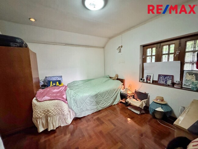 ขายบ้านเดี่ยว วิภาวดีรังสิต 64 – แจ้งวัฒนะ 1 | 129 ตร.วา | 300 ตร.ม. | 5 ห้องนอน 5 ห้องน้ำ | ราคาพิเศษเหมาะอยู่อาศัยและทำโฮมออฟฟิศ ทำเลใกล้ดอนเมือง–หลักสี่–ศูนย์ราชการแจ้งวัฒนะ