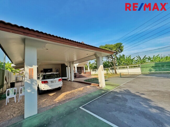 ขายที่ดินพร้อมบ้าน 250 ตร.วา หลังแรก ถนนเมน ภัสรี พุทธมณฑลสาย 2 ซอย 5 | เหมาะปลูกบ้านหรู / รีโนเวท