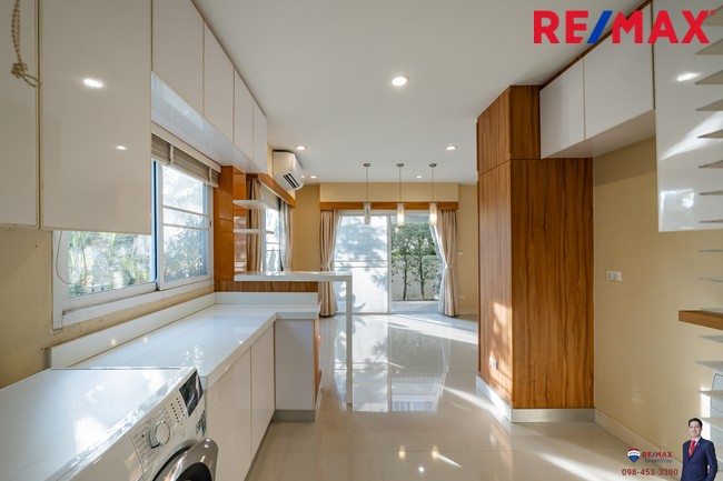(มาใหม่!! แบบ Built-in มาสวยพร้อม*) พรอเมนาด โฮม (Promenade Home) ใกล้รร.รุ่งอรุณ พระรามสอง 47, อนามัยงามเจริญ Style : Modern Warm, Modern Asian