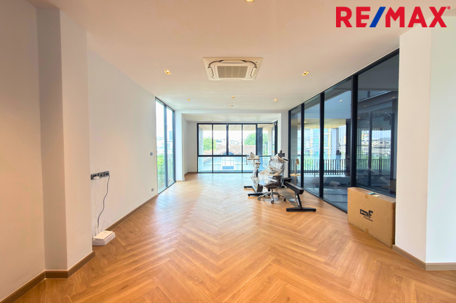 ขายโฮมออฟฟิศ Home Office โครงการ Penton อารีย์ ใจกลางเมือง 5 ชั้น 140 ตารางวา ทำเลดีมาก