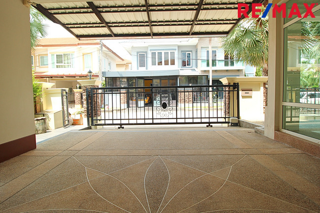 ขายบ้านเดี่ยว บางแค ลัดดารมย์ อิลิแกนซ์ วงแหวน สาทร 4 ห้องนอน บ้านหลังมุม รีโนเวทใหม่ ครัวใหญ่ ถูกสุดในโครงการเพียง 9.8 ล้าน