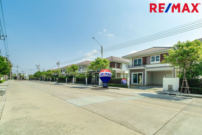 ขายบ้านเดี่ยว หมู่บ้านศุภาลัย ไพรด์ ประชาอุทิศ (Supalai Pride Prachauthit) ถนนเมน กว้าง 12 เมตร