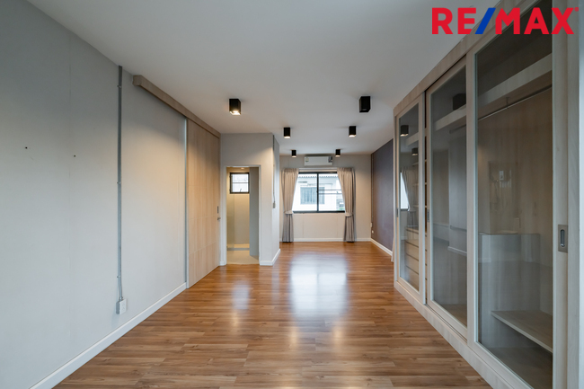 หลังมุม New Listing! 2026 Town Avenue Cocos ทาวน์โฮมจาก Sansiri 23 ตร.วา (#บ้านตัวอย่าง ) พระรามสอง ซอย 50, แยก 7, ใกล้ Central พระรามสอง เพียง 700 เมตร [ขายขาดทุนถึง 1.5 ล้าน มาในราคาพิเศษ!!