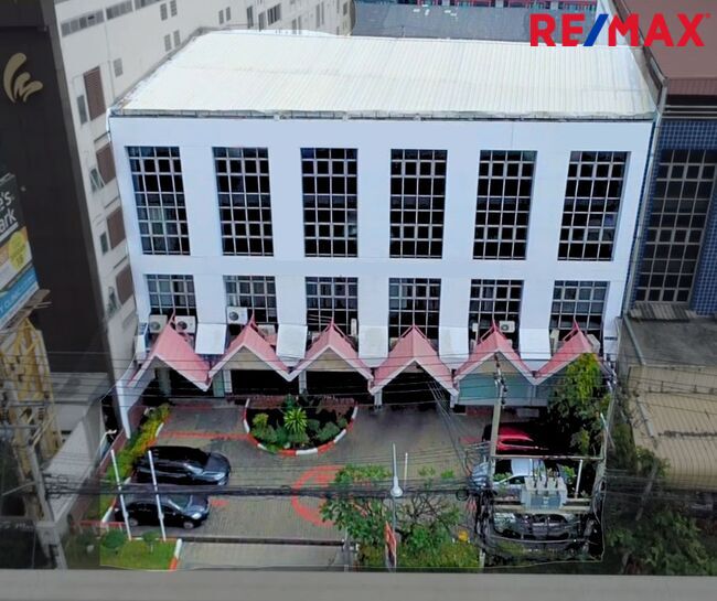 เหมาะสำนักงานใหญ่ | สถาบันการศึกษา | Boutique Hotel 6 คูหา 4 ชั้น 1,800 ตร.ม. | ที่จอด 28 คัน | เข้า-ออก 2 ด้าน ศรีนครินทร์ แปลงมุม — 50 ม.จาก BTS ศรีแบริ่ง ราคาประเมิน 98.8 ล้าน → เสนอขายจริง 75 ล้านบาท