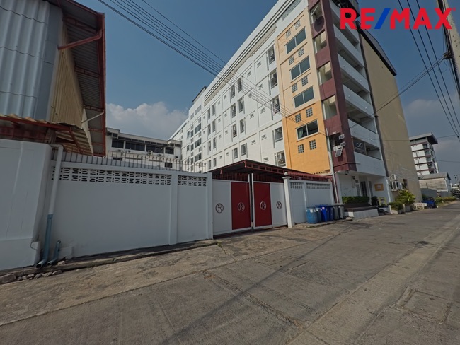 เหมาะสำนักงานใหญ่ | สถาบันการศึกษา | Boutique Hotel 6 คูหา 4 ชั้น 1,800 ตร.ม. | ที่จอด 28 คัน | เข้า-ออก 2 ด้าน ศรีนครินทร์ แปลงมุม — 50 ม.จาก BTS ศรีแบริ่ง ราคาประเมิน 98.8 ล้าน → เสนอขายจริง 75 ล้านบาท