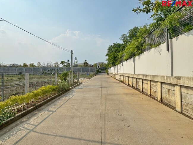 ขายที่ดิน 497 ตร.วา คลองพระอุดม ปากเกร็ด ใกล้ถนนชัยพฤกษ์ – สะพานพระราม 4 เหมาะแตกแปลง / ทำคอมพาวด์ / ลงทุนเก็งกำไร เพียง 30,160 บาท/ตร.วา