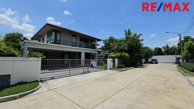 ขาย บ้านเดี่ยว เศรษฐสิริ ปิ่นเกล้า-กาญจนาฯ บ้านตัวอย่างแต่งครบ 114 ตร.ว. เดินทางสะดวกหลากหลายเส้นทาง ราคาขาย 20.5 ล้านบาท คุ้มค่า "หลังนี้ซื้อแล้วจบ"