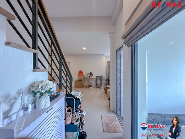 Centro Wongwaen-Chatuchot (เซนโทร วงแหวน-จตุโชติ)
