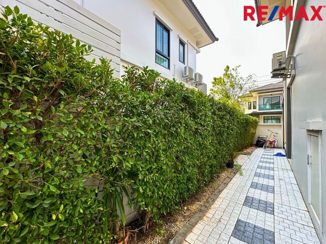 แกรนด์ บริทาเนีย วงแหวน – รามอินทรา (Grand Britania Wongwaen – Ramintra)