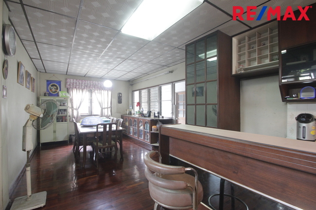 บ้านเดี่ยวแก้วเงินทองราชพฤกษ์ บางพรม 2ชั้น 154วา บ้านสร้างเอง ใกล้ถนนใหญ่ โรงเรียนนานาชาติเคนซิงตัน ใกล้โรงพยาบาลศิริราช แยกไฟฉาย บ้านนอกโครงการ เป็นส่วนตัวบรรยากาศบ้านสวน