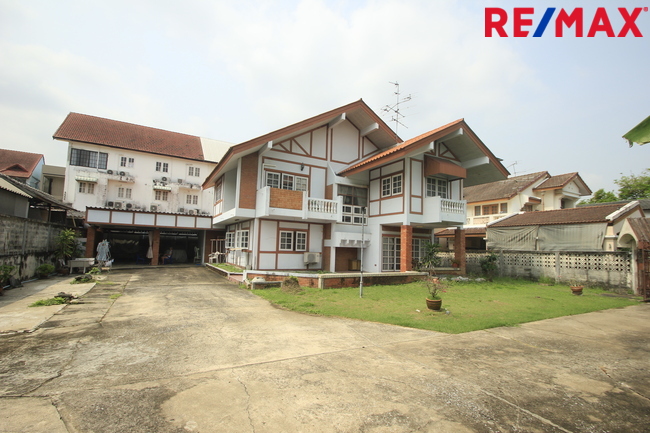 บ้านเดี่ยวแก้วเงินทองราชพฤกษ์ บางพรม 2ชั้น 154วา บ้านสร้างเอง ใกล้ถนนใหญ่ โรงเรียนนานาชาติเคนซิงตัน ใกล้โรงพยาบาลศิริราช แยกไฟฉาย บ้านนอกโครงการ เป็นส่วนตัวบรรยากาศบ้านสวน