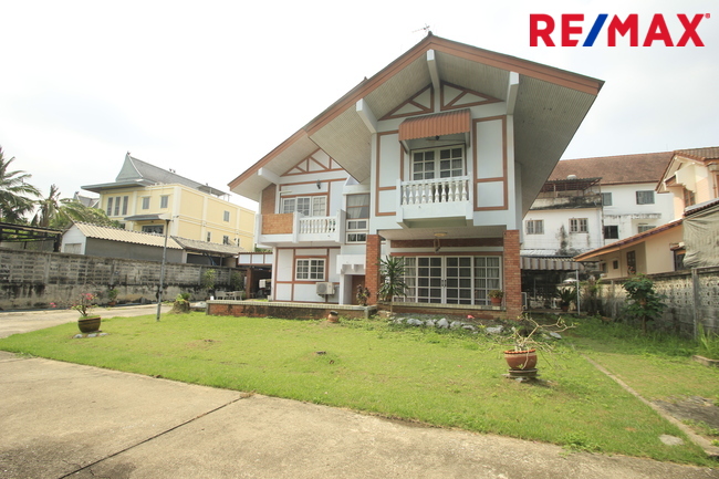 บ้านเดี่ยวแก้วเงินทองราชพฤกษ์ บางพรม 2ชั้น 154วา บ้านสร้างเอง ใกล้ถนนใหญ่ โรงเรียนนานาชาติเคนซิงตัน ใกล้โรงพยาบาลศิริราช แยกไฟฉาย บ้านนอกโครงการ เป็นส่วนตัวบรรยากาศบ้านสวน