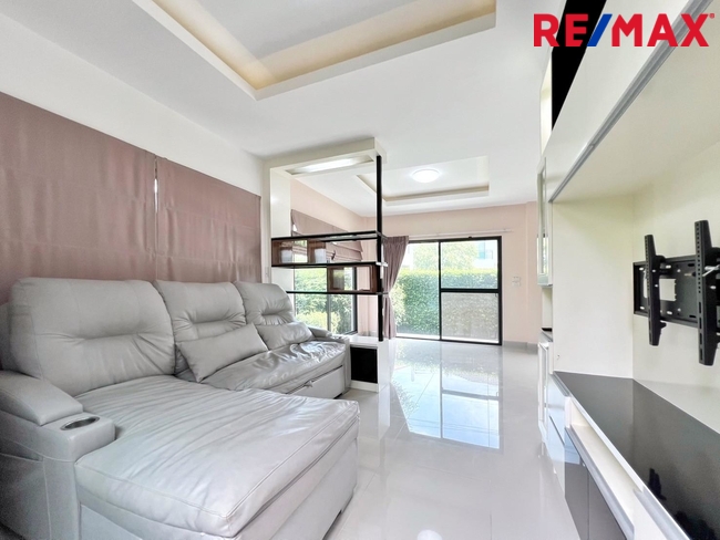ขาย Life Bangkok Boulevard วงแหวน-พระราม9 (ไลฟ์ บางกอก บูเลอวาร์ด วงแหวน-พระราม9) บ้านเดี่ยวสภาพดี สไตล์โมเดิร์น 3 นอน 3 น้ำ ถนนเมน ใกล้สนามบินสุวรรณภูมิ