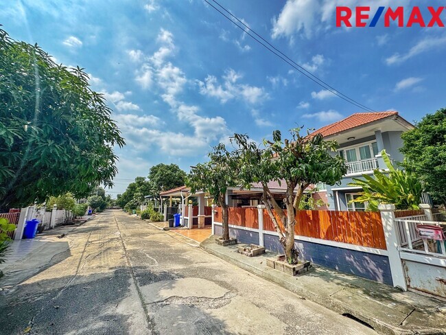 ขายบ้านเดี่ยว สิริกานต์ บางใหญ่-เวสต์เกต 60 ตร.ว. ใกล้สวนส่วนกลาง ทำเลดี ใกล้เซ็นทรัลเวสต์เกต