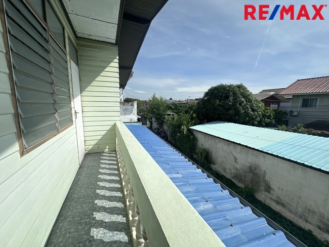 ขายบ้านครึ่งตึกครึ่งไม้ ประชาอุทิศ 54 แยก 1(มิตรไมตรี 1) 42 ตร.วา สภาพดี ในราคาเบา 2.8 ล้านบาท