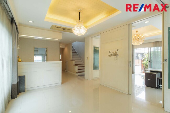ขายเดอะแกรนด์ พระราม2 โซน Infinia บ้านเดี่ยวหลังมุม ถนนเมน Built in ทั้งหลัง