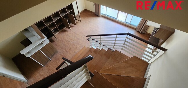 ทาวน์เฮ้าส์ รีโนเวทใหม่ Townhouse 3ชั้น ใกล้ทางด่วนประชาชื่น
