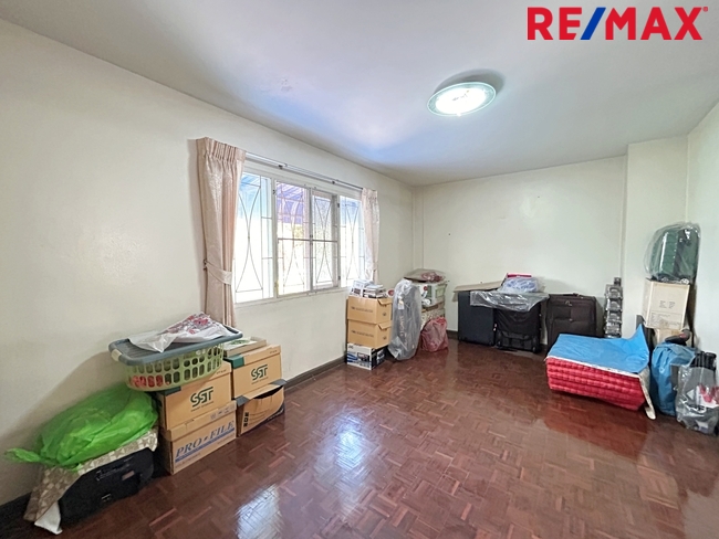 ขาย ทาวน์โฮม 3 ชั้น บ้านสวนธน พาร์ค แกลเลอรี่ รัตนาธิเบศร์ ติดเซ็นทรัลรัตนาธิเบศร์ ใกล้รถไฟฟ้าสายสีม่วง สถานีแยกนนทบุรี 1