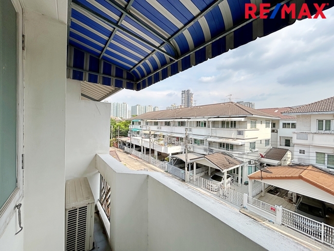 ขาย ทาวน์โฮม 3 ชั้น บ้านสวนธน พาร์ค แกลเลอรี่ รัตนาธิเบศร์ ติดเซ็นทรัลรัตนาธิเบศร์ ใกล้รถไฟฟ้าสายสีม่วง สถานีแยกนนทบุรี 1