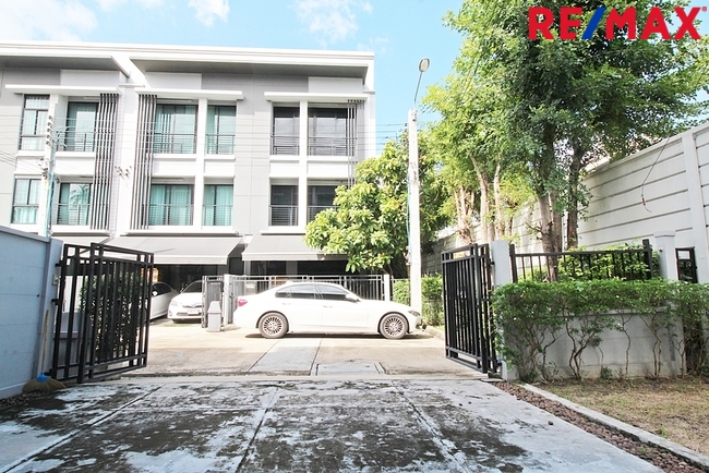 ขายบ้านกลางเมือง พระราม2 พุทธบูชา หลังริมใน ใหญ่ เนื้อที่ 32 ตร.ว