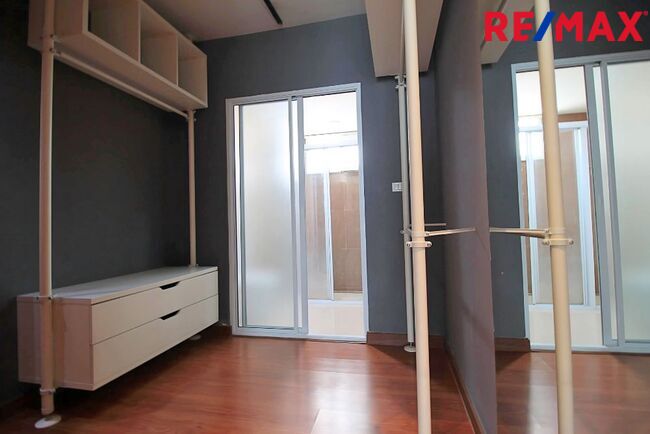 บ้านกลางเมือง สาทร ตากสิน 2 Baan Klang Muang Sathorn-Taksin 2 หน้าสวน สภาพดี ราคาทุน