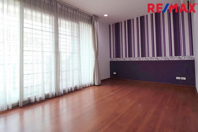 บ้านกลางเมือง สาทร ตากสิน 2 Baan Klang Muang Sathorn-Taksin 2 หน้าสวน สภาพดี ราคาทุน