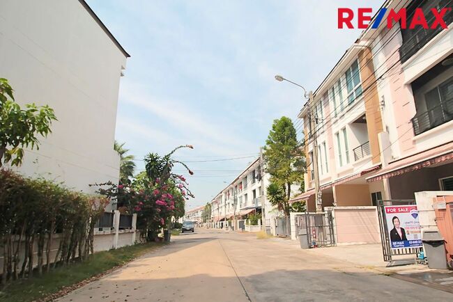 บ้านกลางเมือง สาทร ตากสิน 2 Baan Klang Muang Sathorn-Taksin 2 หน้าสวน สภาพดี ราคาทุน