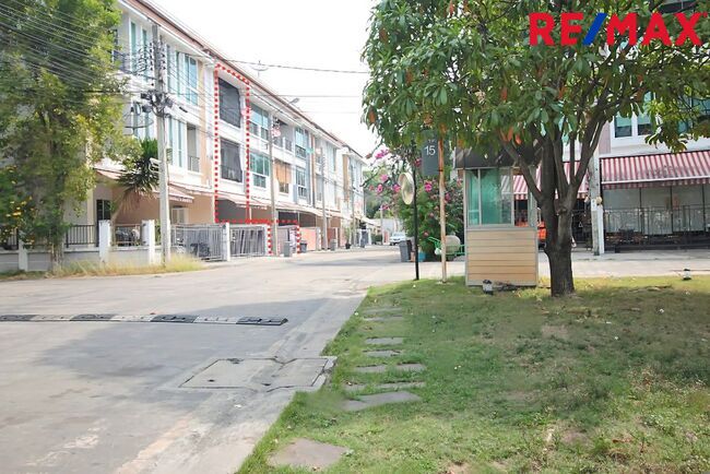 บ้านกลางเมือง สาทร ตากสิน 2 Baan Klang Muang Sathorn-Taksin 2 หน้าสวน สภาพดี ราคาทุน