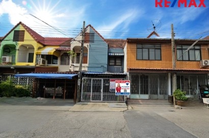 ขายทาวน์เฮ้าส์ ชัยมงคล กาญจนาภิเษก 2.5 ชั้น 16 ตร.ว. 100 ตร.ม. เพิ่มพื้นที่ทำห้องพระ สภาพดี ตกแต่งภายในสไตล์ลอฟท์-ปูนเปลือย ขายต่ำกว่าทุน