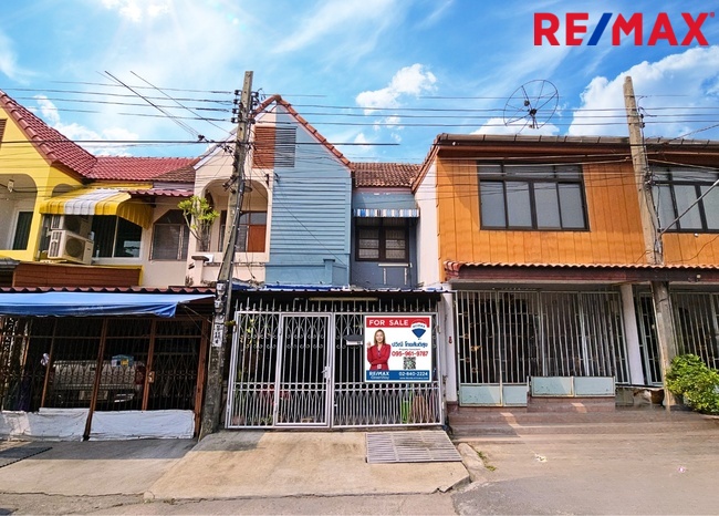 ขายทาวน์เฮ้าส์ ชัยมงคล กาญจนาภิเษก 2.5 ชั้น 16 ตร.ว. 100 ตร.ม. เพิ่มพื้นที่ทำห้องพระ สภาพดี ตกแต่งภายในสไตล์ลอฟท์-ปูนเปลือย ขายต่ำกว่าทุน