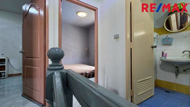 Townhouse มาใหม่! บ้านพิศาล โครงการ 5 ซอย 3 (ท่าข้าม 28 แยก 32 ) 19.5 ตร.วา #ราคาดี !! [เป็นบ้านที่เคย Renovate มาแล้ว]
