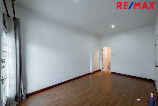 (มาใหม่! NEW Listing! 2026) Paravee ปารวีร์ เพชรเกษม63 ทาวน์โฮมหน้ากว้าง 6 ม. หลังมุม 24.8 ตร.วา (ต่อเติมครัวไทยไว้ให้แล้ว [ราคาพิเศษ!]