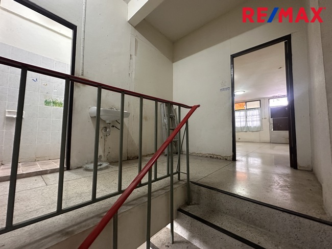 ขายตึกแถวจรัญสนิทวงศ์ 12 ใกล้ MRT จรัญฯ13 เพียง 1 กม. ราคาเบาๆ 2.55 ล้าน
