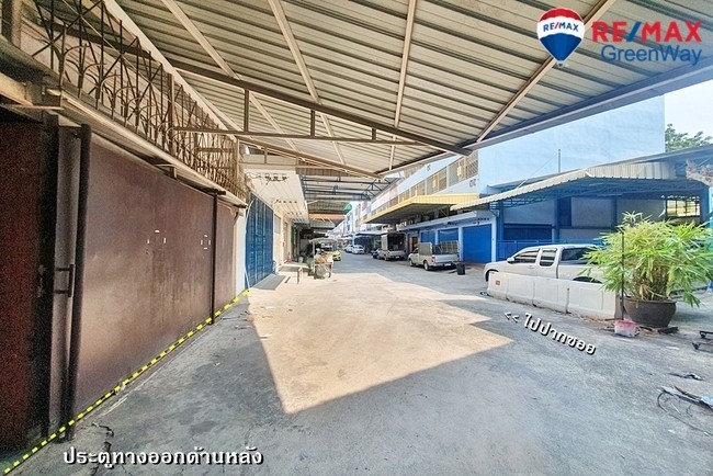 ขายอาคารพาณิชย์ ริมถนนประชาอุทิศ 125 ตร.ว. พร้อมที่จอดรถ สำนักงานครบ