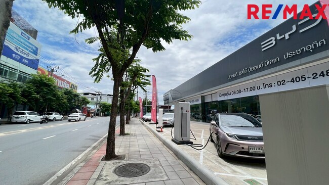 ขายอาคารพาณิชย์ ริมถนนประชาอุทิศ 125 ตร.ว. พร้อมที่จอดรถ สำนักงานครบ
