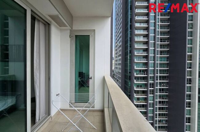 ขาย The River ขาย HOTDEAL !! The River Condominium1 ห้องนอนใหญ่ (ชั้น 17th Tower B พื้นถึงฝ้าสูง 2.6 เมตร)1 ห้องนอนใหญ่ (ชั้น 17th Tower B พื้นถึงฝ้าสูง 2.6 เมตร) วิวเปิดโล่งทางแม่น้ำและวิวเมืองทางทิศใต้