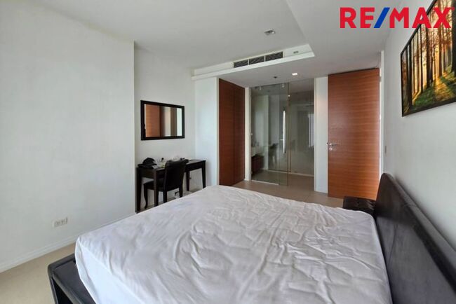 ขาย The River ขาย HOTDEAL !! The River Condominium1 ห้องนอนใหญ่ (ชั้น 17th Tower B พื้นถึงฝ้าสูง 2.6 เมตร)1 ห้องนอนใหญ่ (ชั้น 17th Tower B พื้นถึงฝ้าสูง 2.6 เมตร) วิวเปิดโล่งทางแม่น้ำและวิวเมืองทางทิศใต้