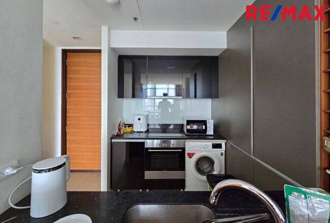 ขาย The River ขาย HOTDEAL !! The River Condominium1 ห้องนอนใหญ่ (ชั้น 17th Tower B พื้นถึงฝ้าสูง 2.6 เมตร)1 ห้องนอนใหญ่ (ชั้น 17th Tower B พื้นถึงฝ้าสูง 2.6 เมตร) วิวเปิดโล่งทางแม่น้ำและวิวเมืองทางทิศใต้