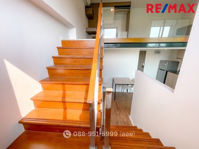 คอนโดลิฟวิ่งเนสท์ Living Nest ลาดพร้าว 44 ห้องมุม 2 ชั้น ใช้สอยรวม 45 ตร.ม. ฝ้าเพดานสูง 4.55 ม. .ใกล้รถไฟฟ้าสถานีภาวนาเพียง 190 เมตร