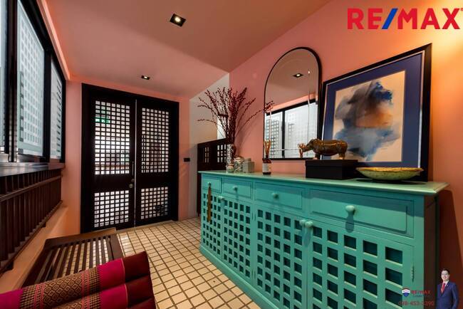 (The Lanai Sathorn) 166.25 ตร.ม. 2 ห้องนอนใหญ่ 1 ห้องแม่บ้าน (#ห้องมุม) ถนนเย็นอากาศ ใกล้ One Bangkok! Layout และตกแต่งสวย ที่สุดในย่านเย็นอากาศ ในสไตล์ “Miami & Californian Boutique Hotel“ เป็น Layout หน้ากว้าง
