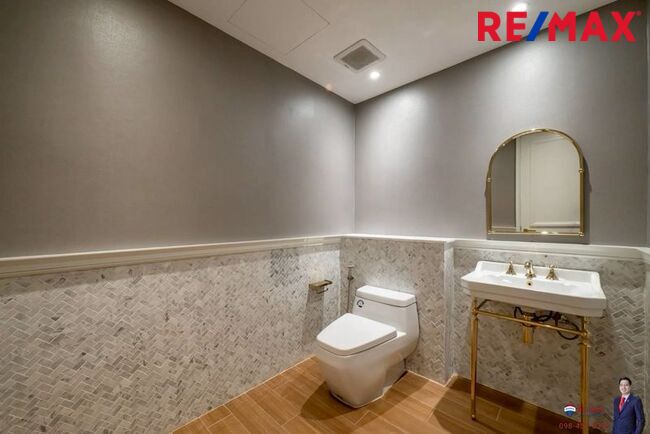 (New Listing!) The Height Thonglor Sukhumvit 55 (1 ห้องนอน ขนาดใหญ่ อารมณ์แบบ Penthouse เป็นชั้นที่ มีเพียง 2 ห้องต่อชั้น