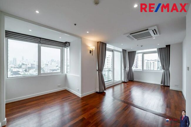 (New Listing!) The Height Thonglor Sukhumvit 55 (1 ห้องนอน ขนาดใหญ่ อารมณ์แบบ Penthouse เป็นชั้นที่ มีเพียง 2 ห้องต่อชั้น