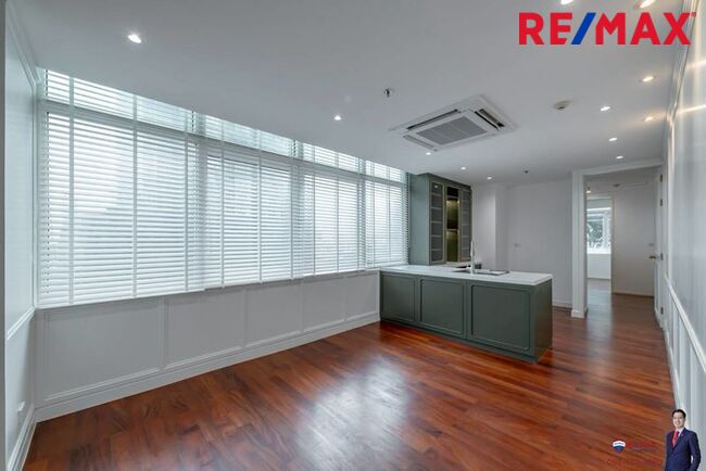 (New Listing!) The Height Thonglor Sukhumvit 55 (1 ห้องนอน ขนาดใหญ่ อารมณ์แบบ Penthouse เป็นชั้นที่ มีเพียง 2 ห้องต่อชั้น