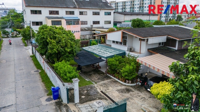 ให้เช่าที่ดินพร้อมสิ่งปลูกสร้าง สุขุมวิท𝟳𝟰 แยก𝟯 เนื้อที่ 𝟮𝟭𝟰 ตารางวาใกล้รถฟ้าแบริ่ง รูปแปลงสวย ทำเลดีมาก
